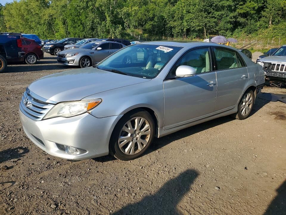 2011 TOYOTA Avalon