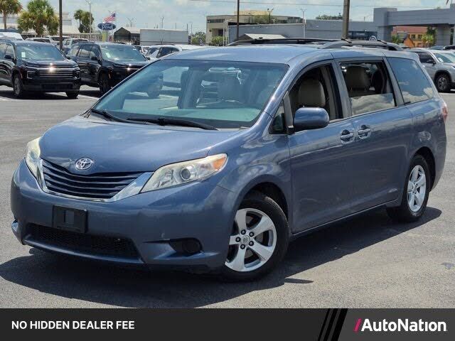 2016 TOYOTA Sienna