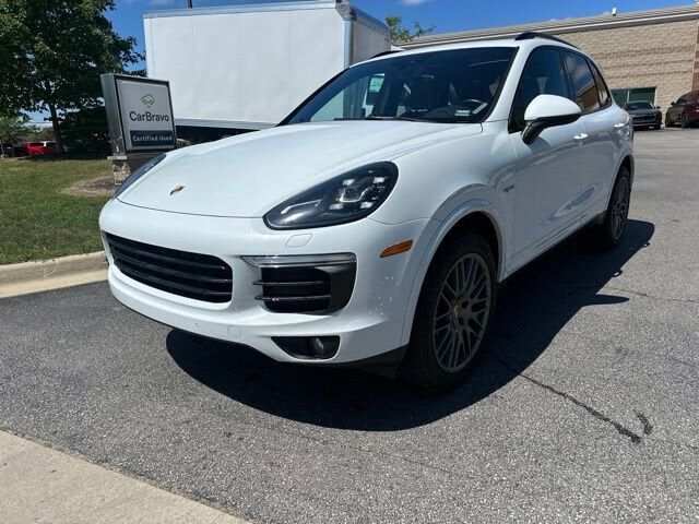 2017 PORSCHE Cayenne