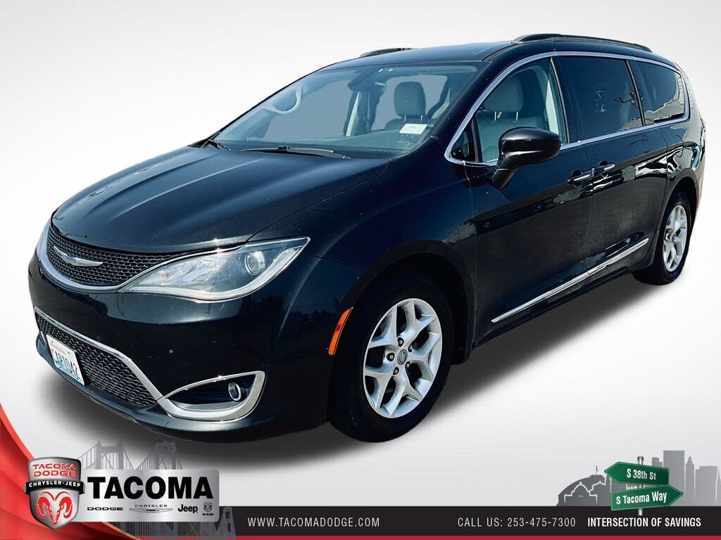 2017 CHRYSLER Pacifica