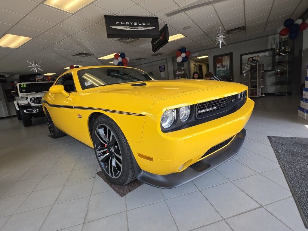 2012 DODGE Challenger
