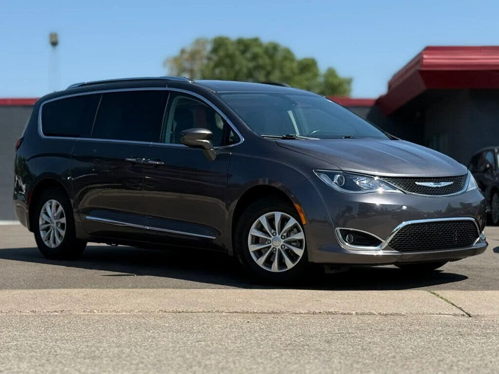 2019 CHRYSLER Pacifica