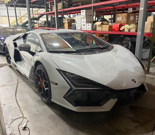 2025 LAMBORGHINI Revuelto