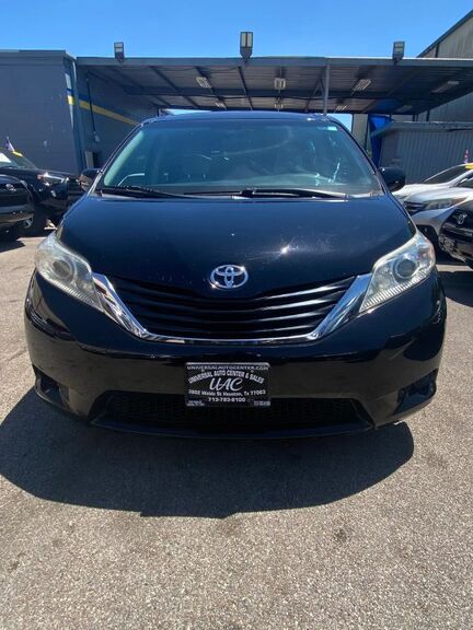 2017 TOYOTA Sienna