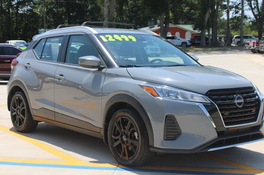 2022 NISSAN Kicks