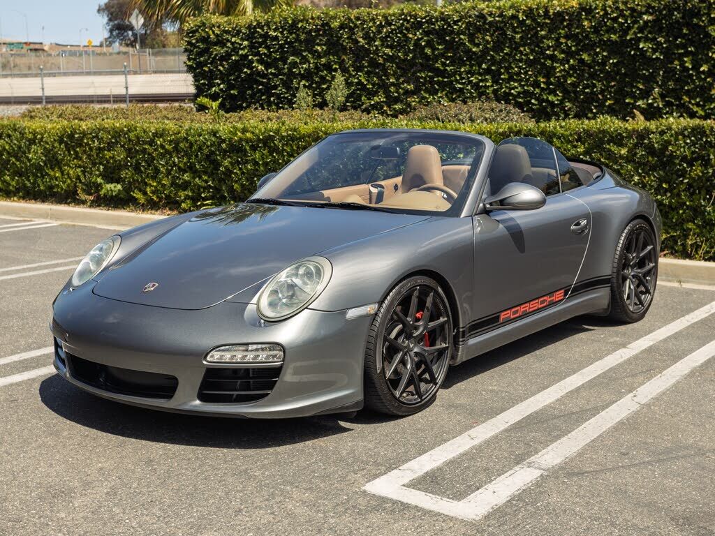 2011 PORSCHE 911