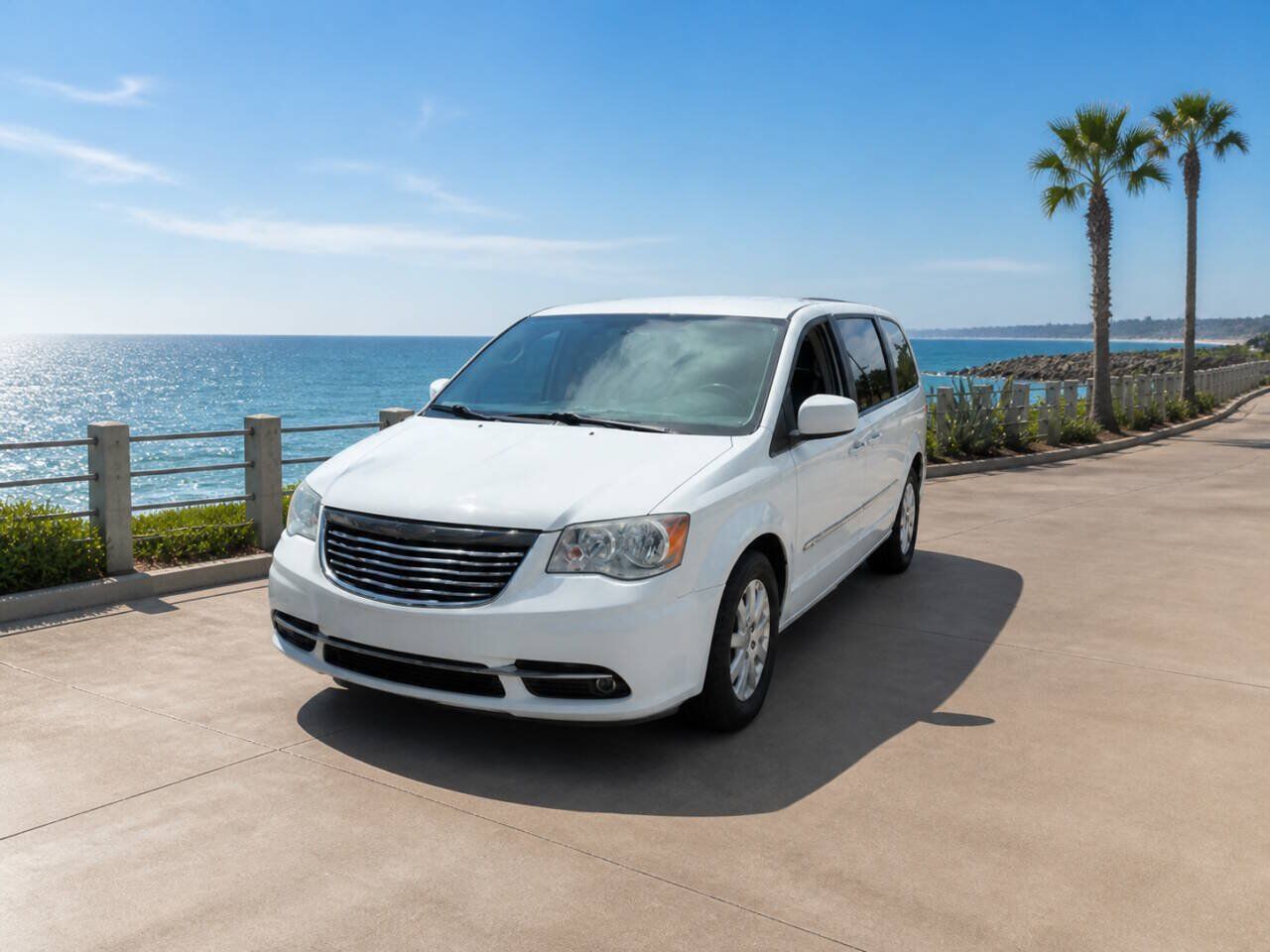 2016 CHRYSLER Town and Country