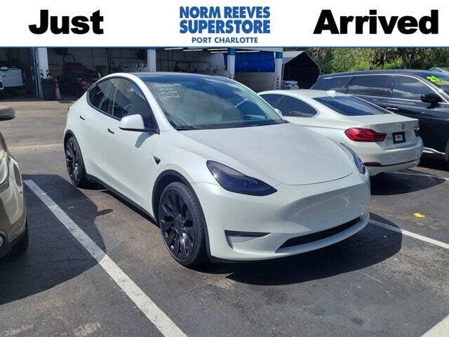 2022 TESLA Model Y