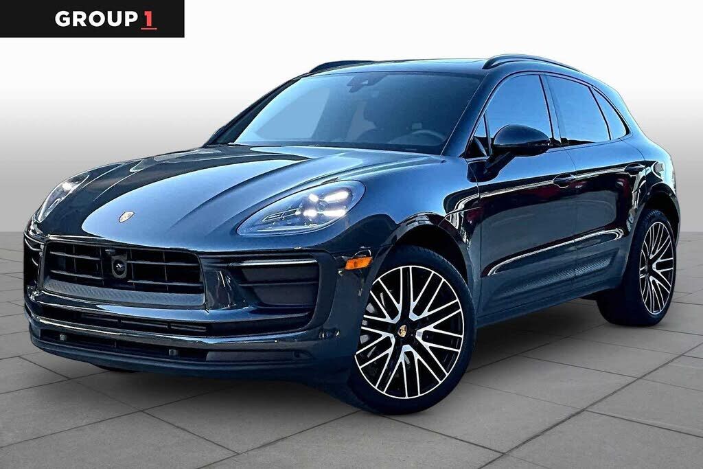 2026 PORSCHE Macan