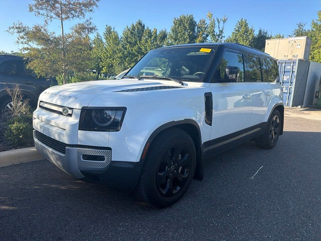 2024 LAND ROVER Defender