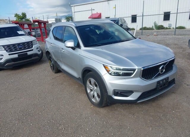 2019 VOLVO XC40