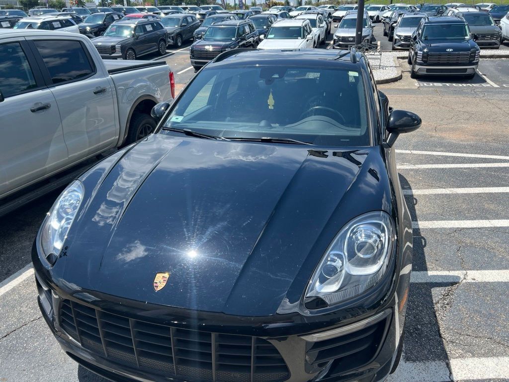 2017 PORSCHE Macan