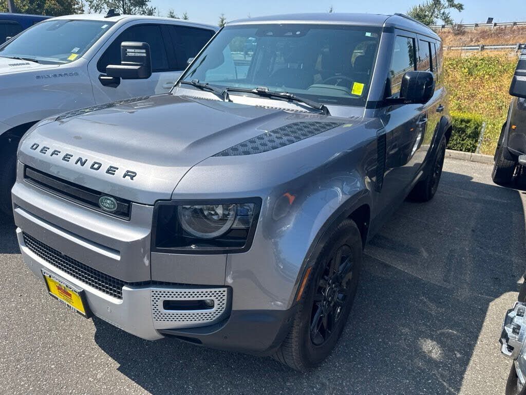 2024 LAND ROVER Defender