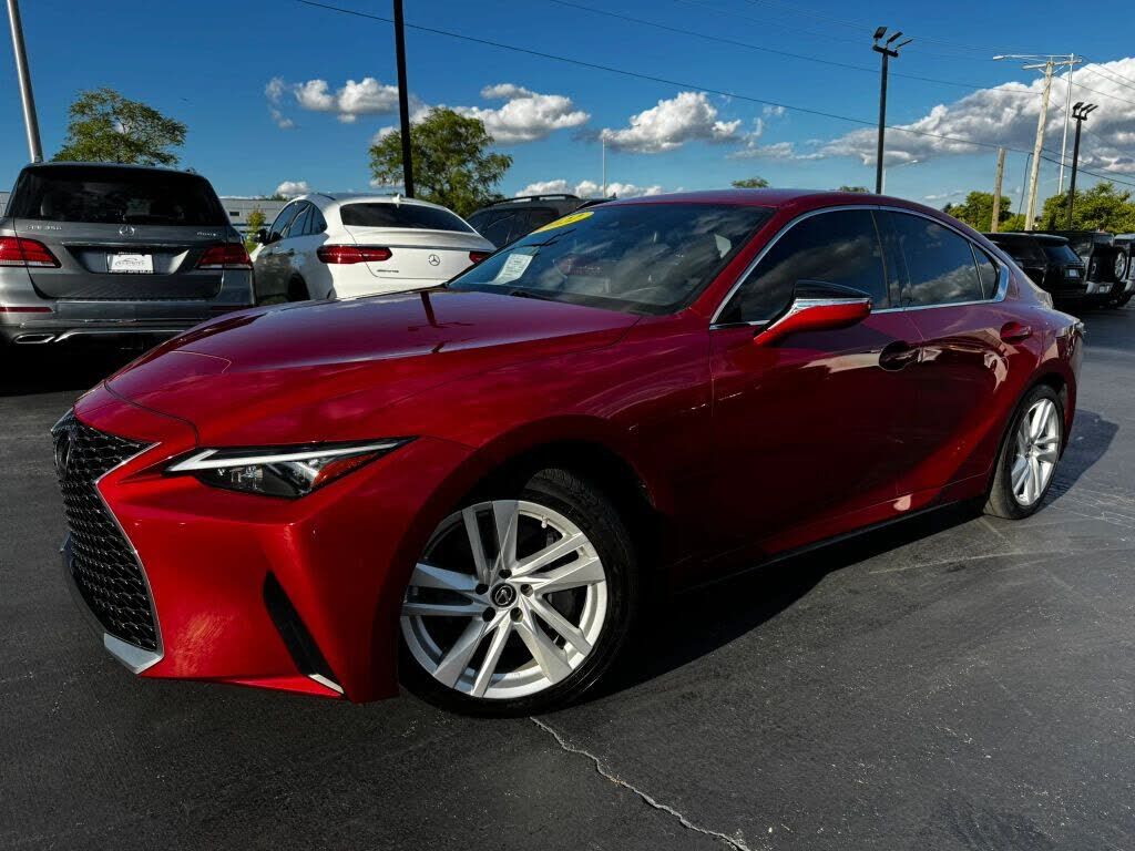 2022 LEXUS IS