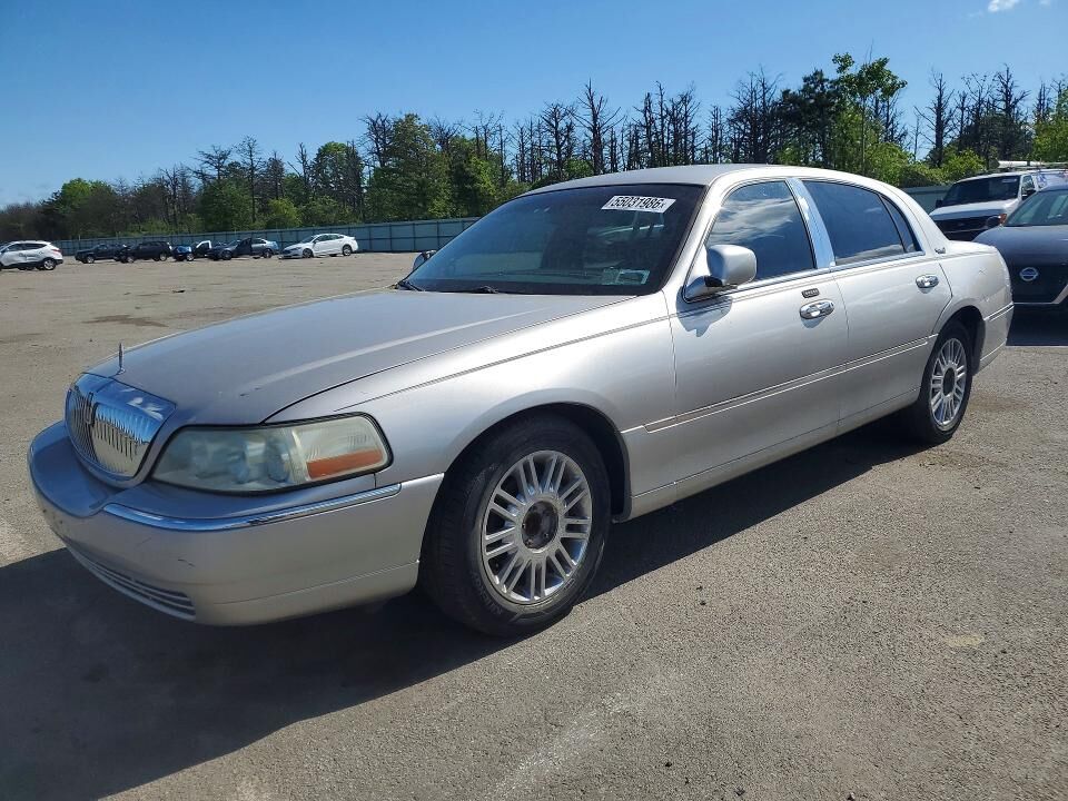 2010 LINCOLN Town Car