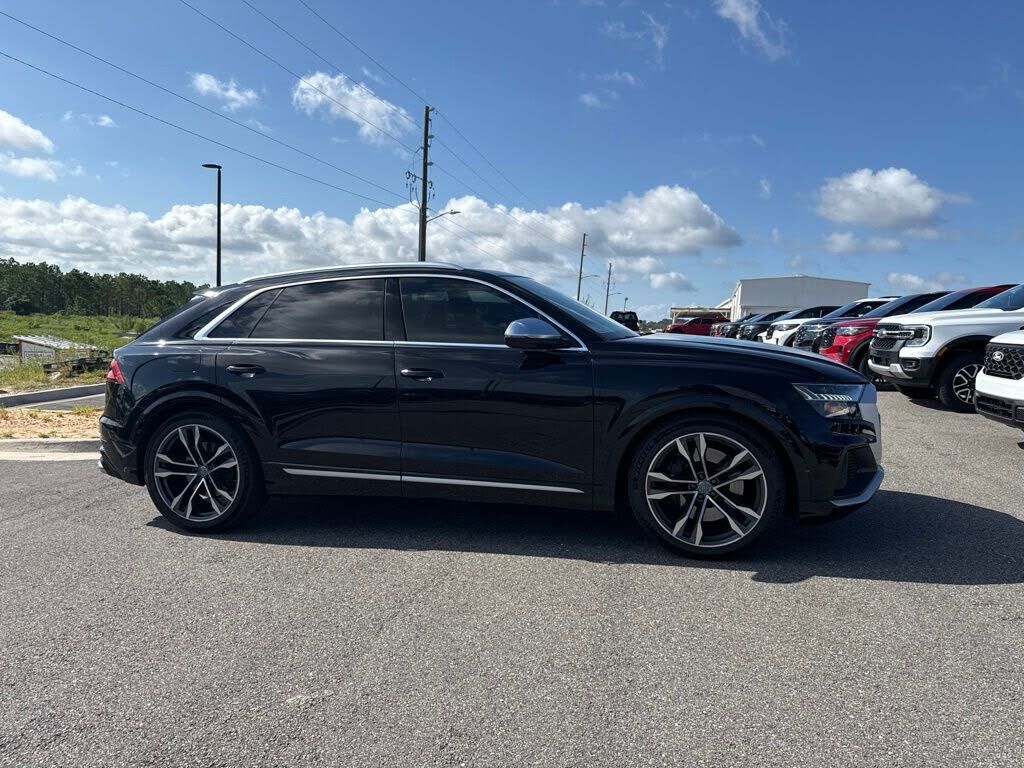 2020 AUDI Q8