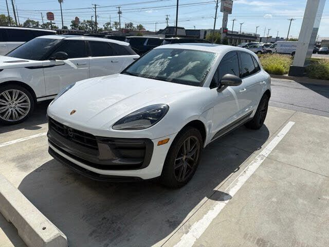 2025 PORSCHE Macan