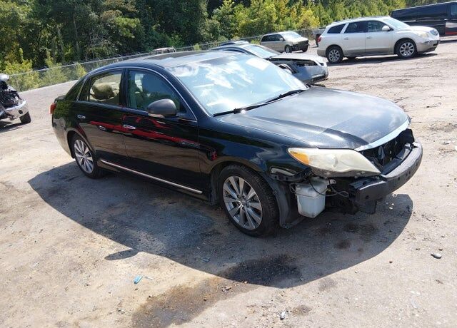 2011 TOYOTA Avalon