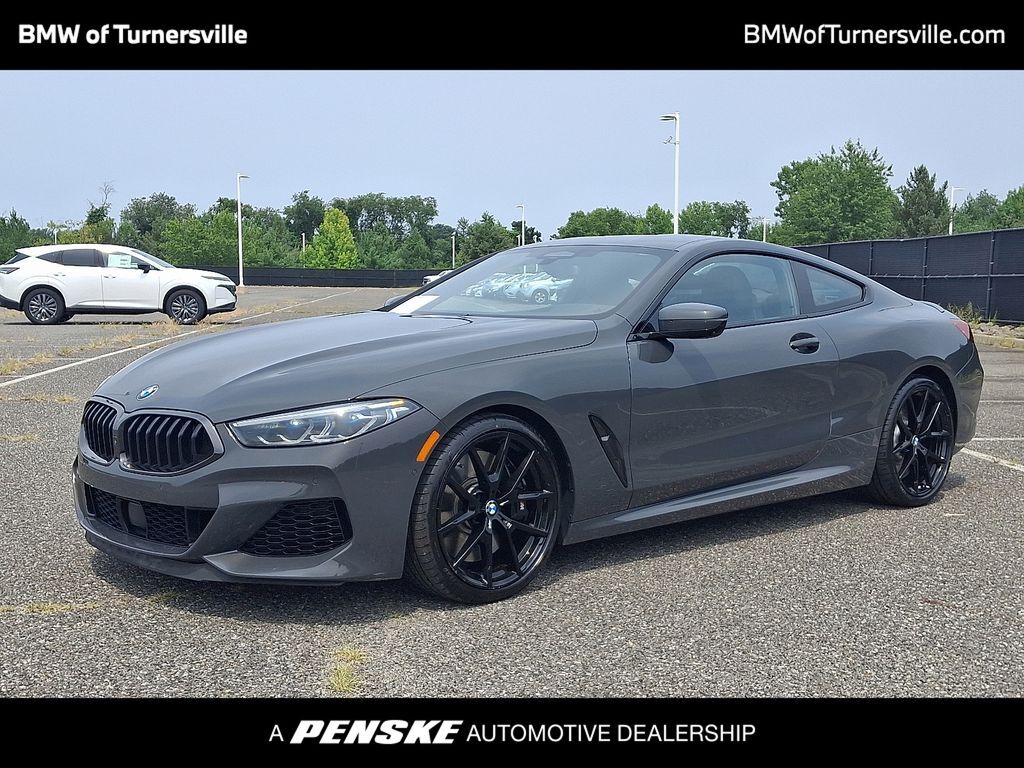 2022 BMW M8