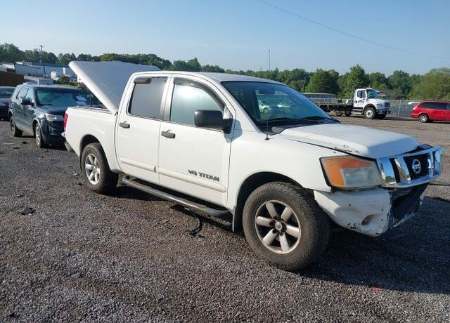 2011 NISSAN Titan