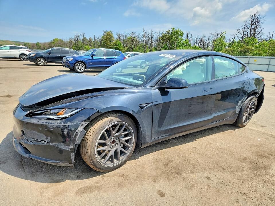 2025 TESLA Model 3