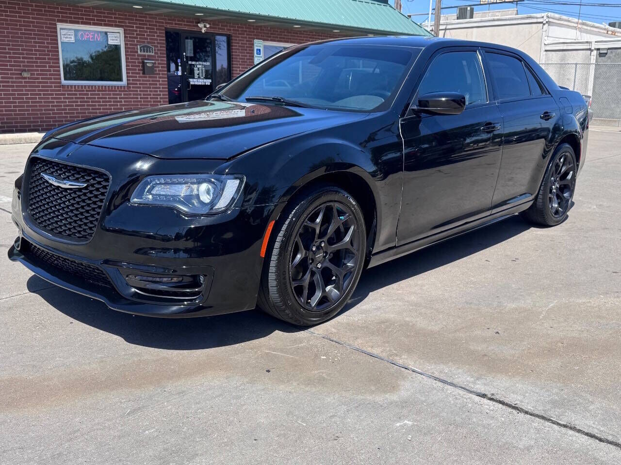 2019 CHRYSLER 300