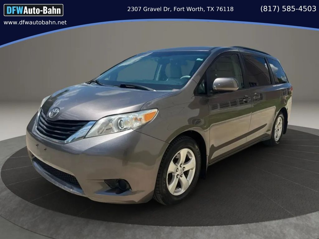 2013 TOYOTA Sienna