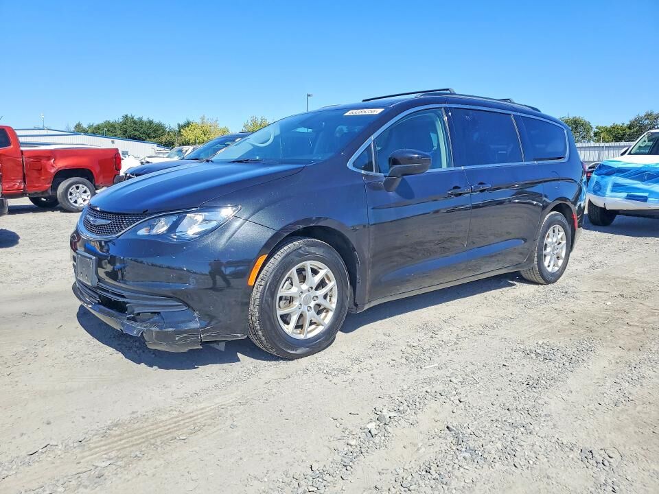 2020 CHRYSLER Voyager