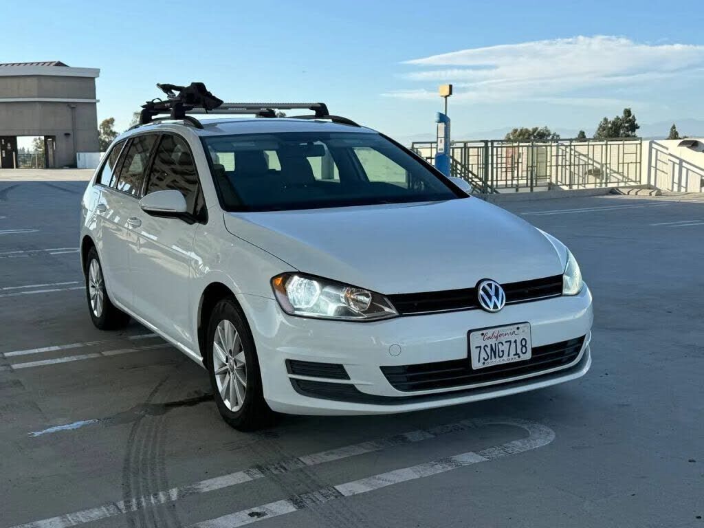 2016 VOLKSWAGEN Golf SportWagen