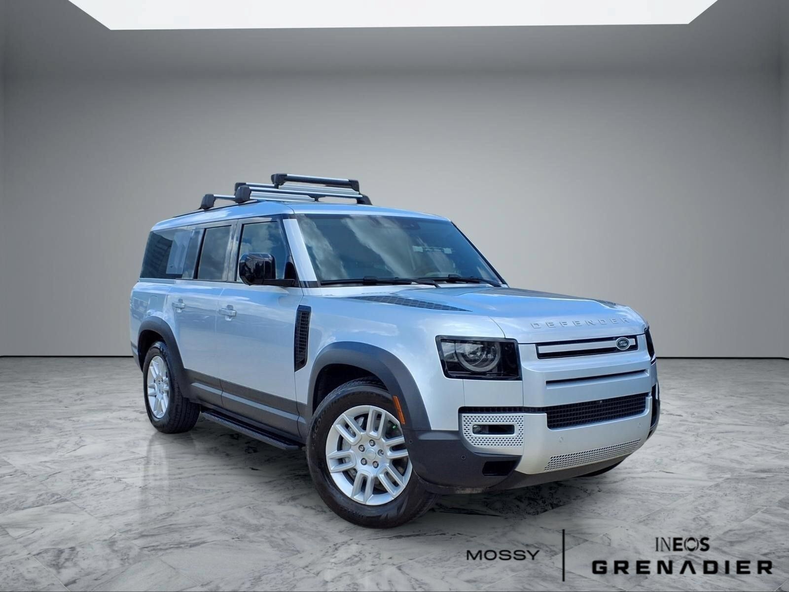 2024 LAND ROVER Defender