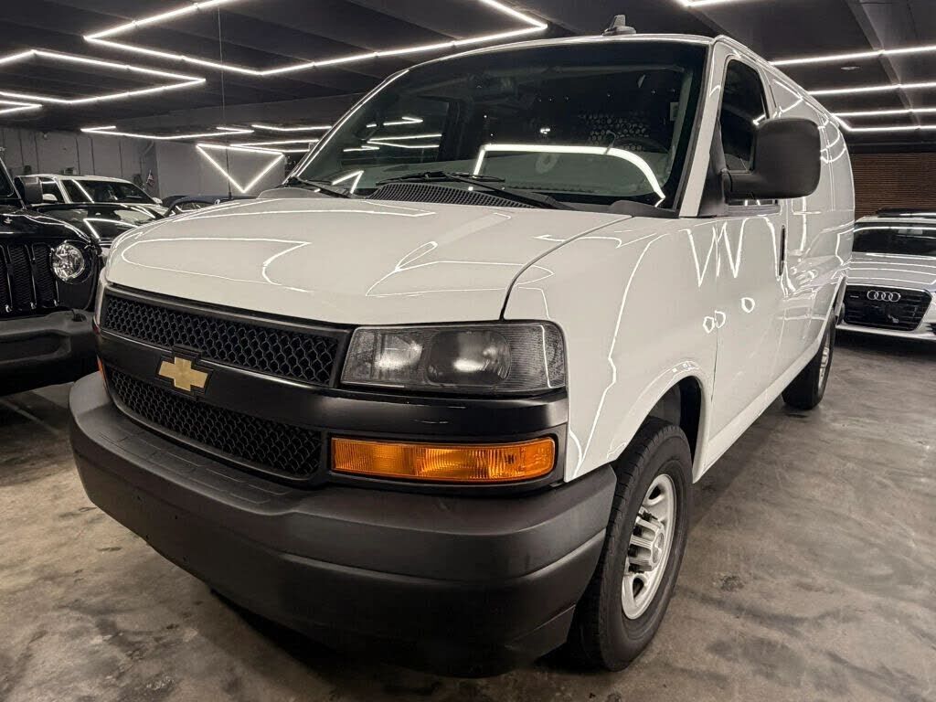 2024 CHEVROLET Express