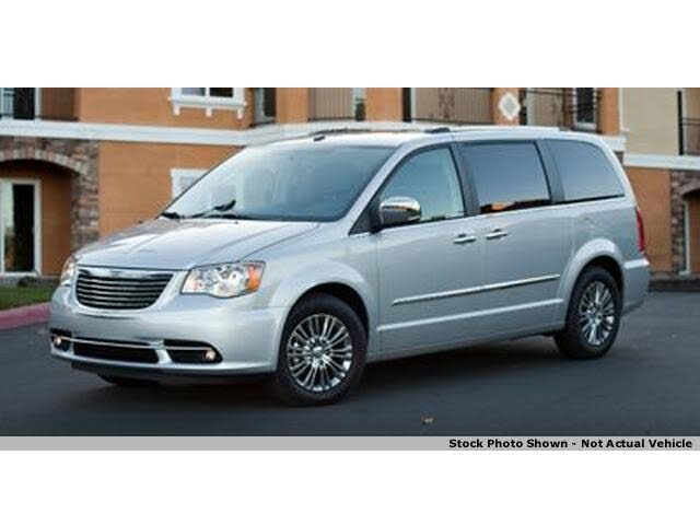 2014 CHRYSLER Town and Country