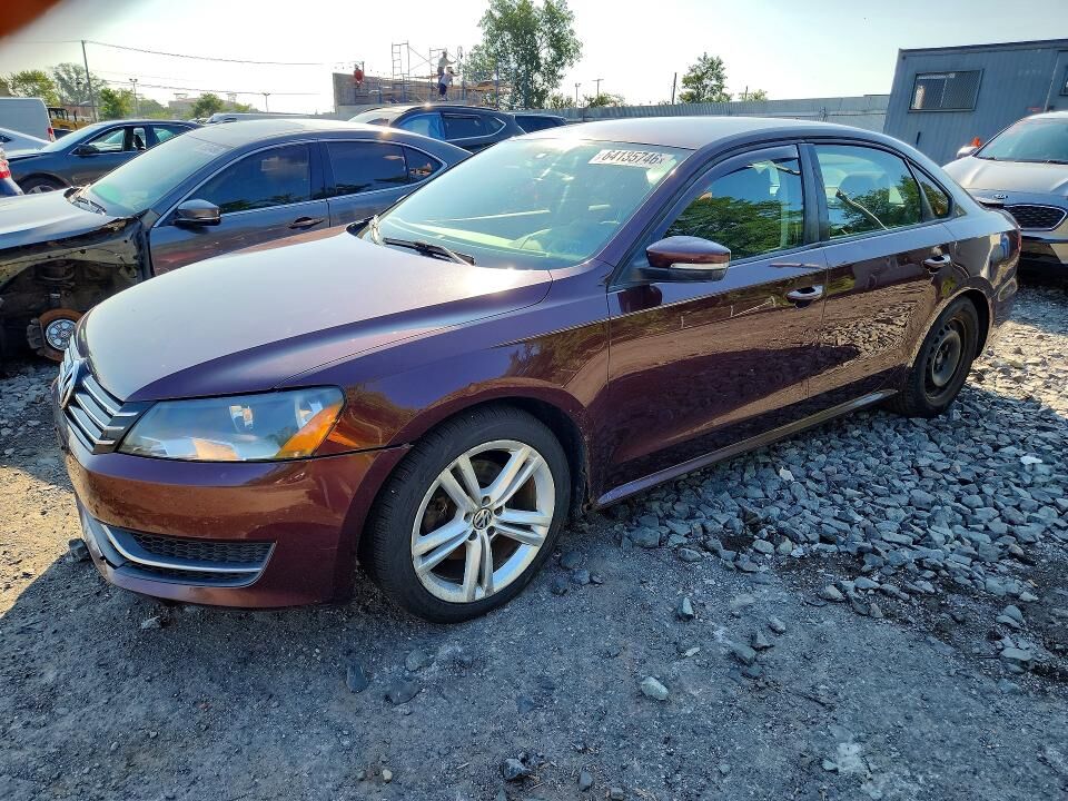 2013 VOLKSWAGEN Passat