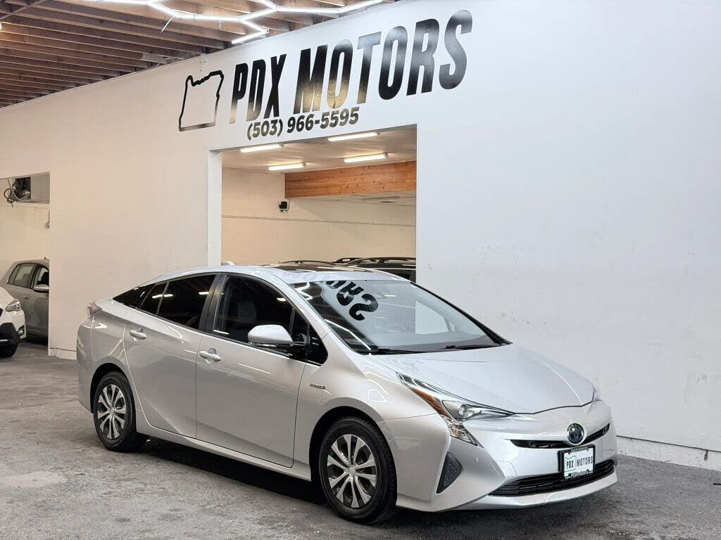 2017 TOYOTA PRIUS