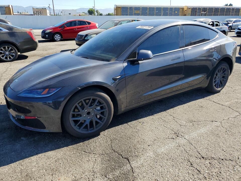 2025 TESLA Model 3