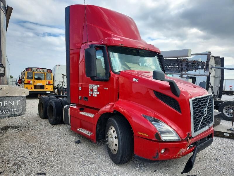 2020 VOLVO TRUCK VNR