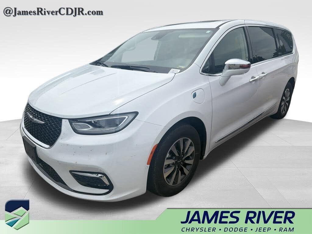 2022 CHRYSLER Pacifica