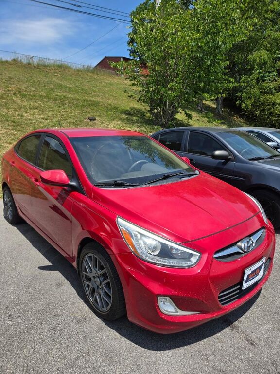 2014 HYUNDAI Accent