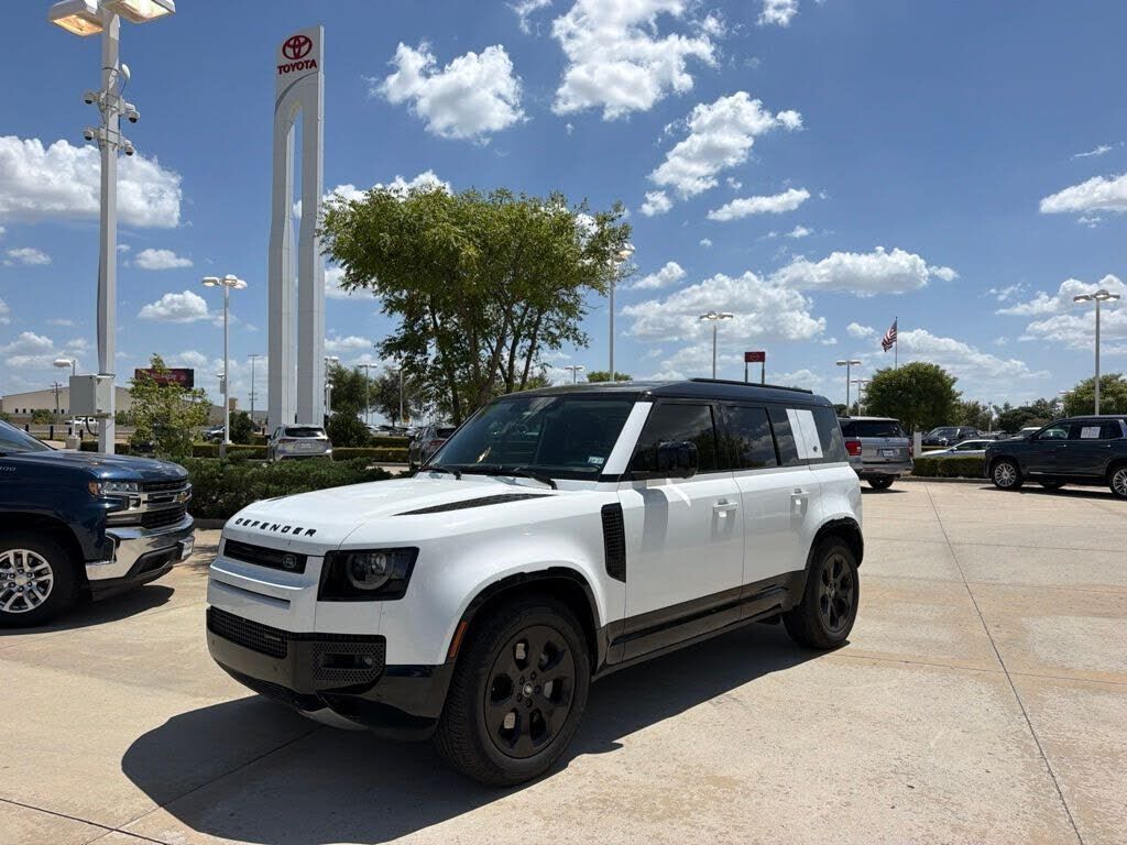 2023 LAND ROVER Defender
