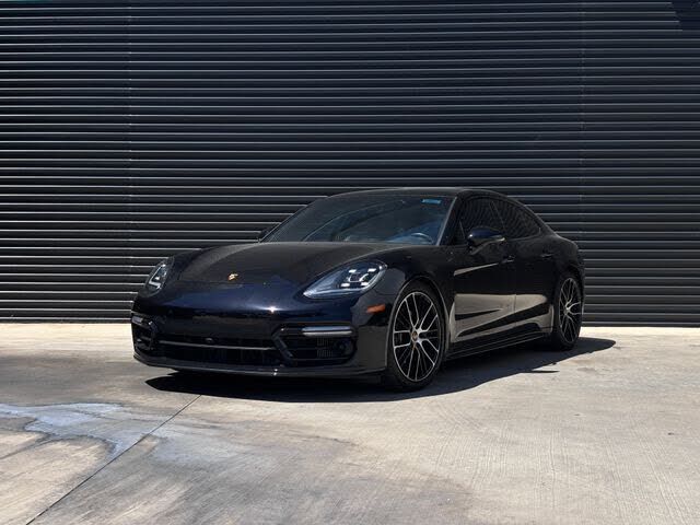 2023 PORSCHE Panamera