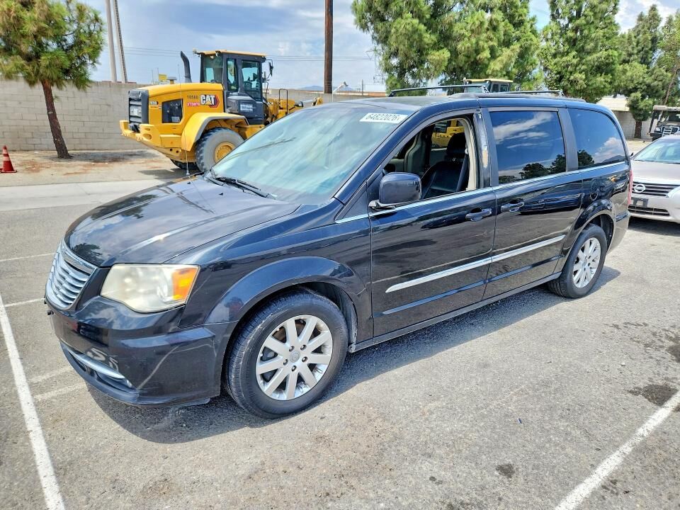 2014 CHRYSLER Town and Country