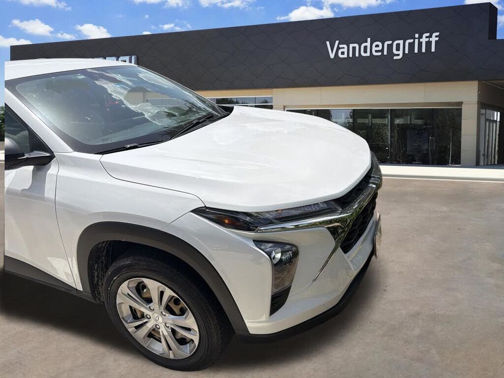 2024 CHEVROLET Trax