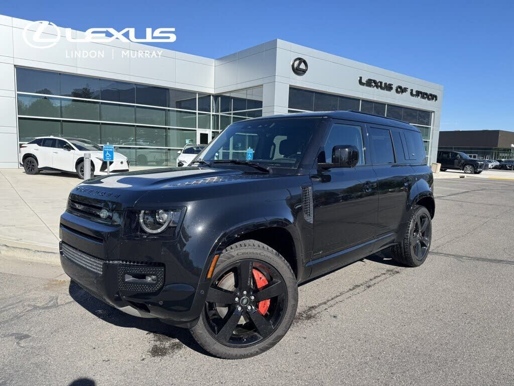 2024 LAND ROVER Defender