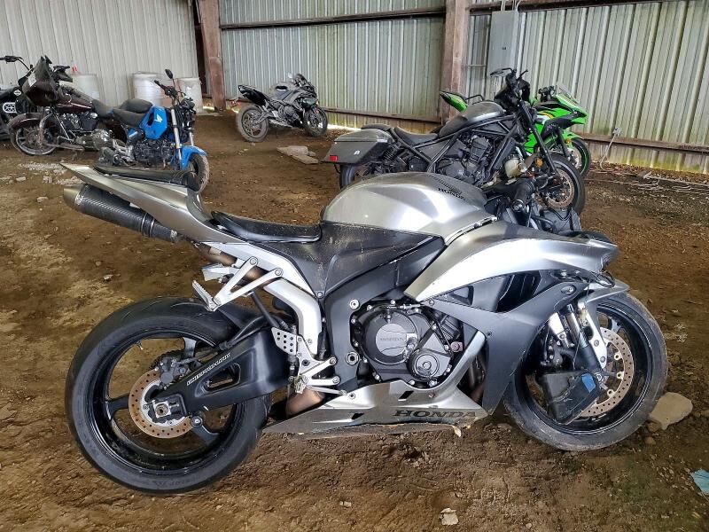 2008 HONDA CB