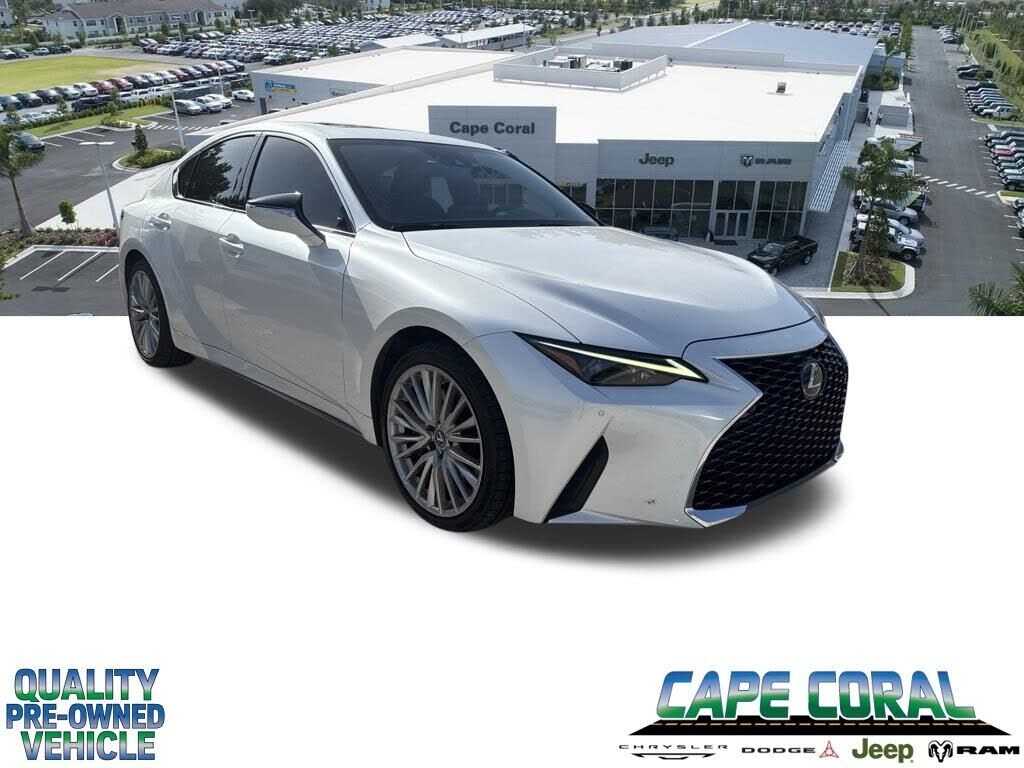 2022 LEXUS IS