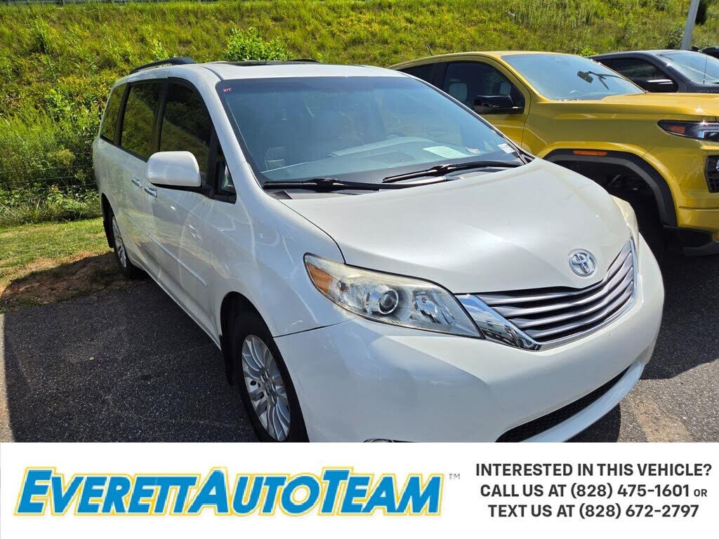 2016 TOYOTA Sienna