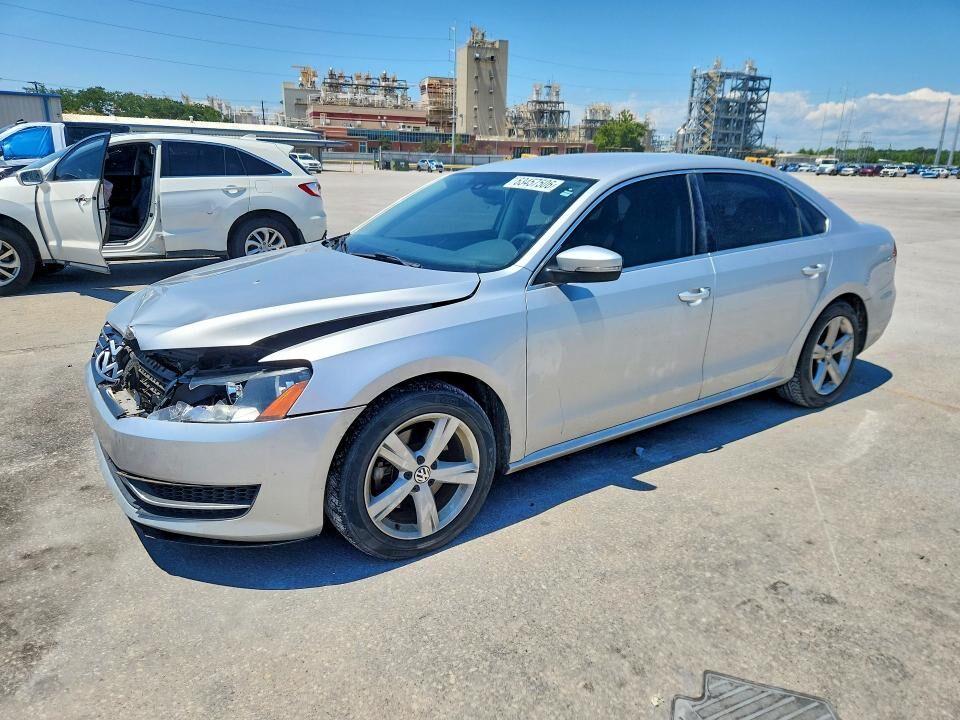 2014 VOLKSWAGEN Passat