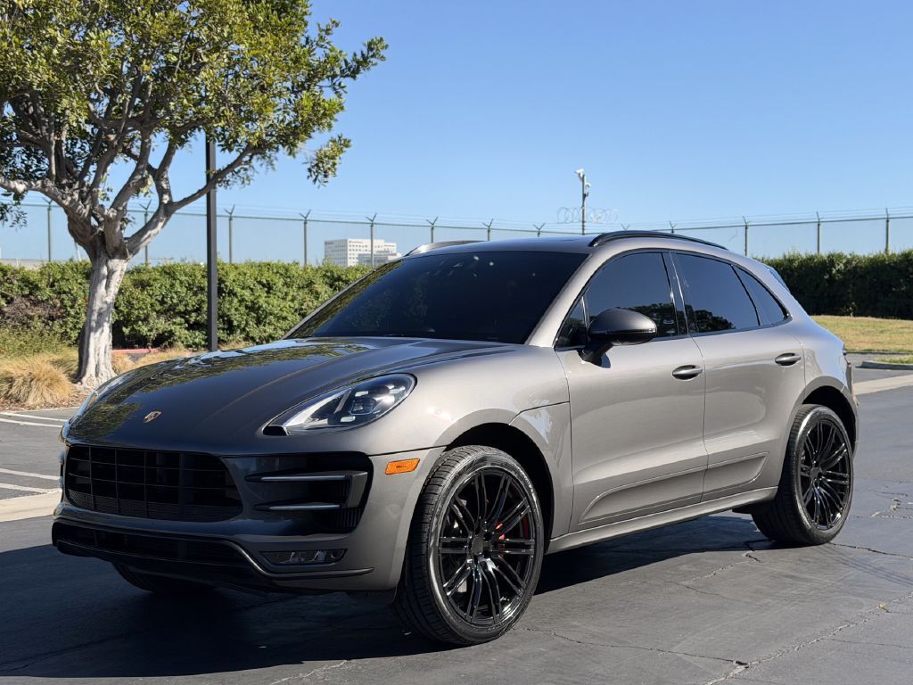 2018 PORSCHE Macan