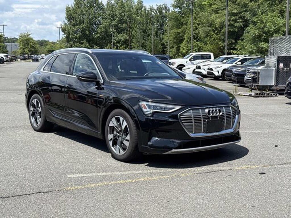2022 AUDI e-tron