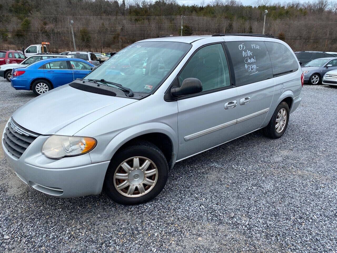 2005 CHRYSLER Town and Country